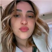 Me defino como una educadora disciplinaria pero a la vez empática con mis alumnos